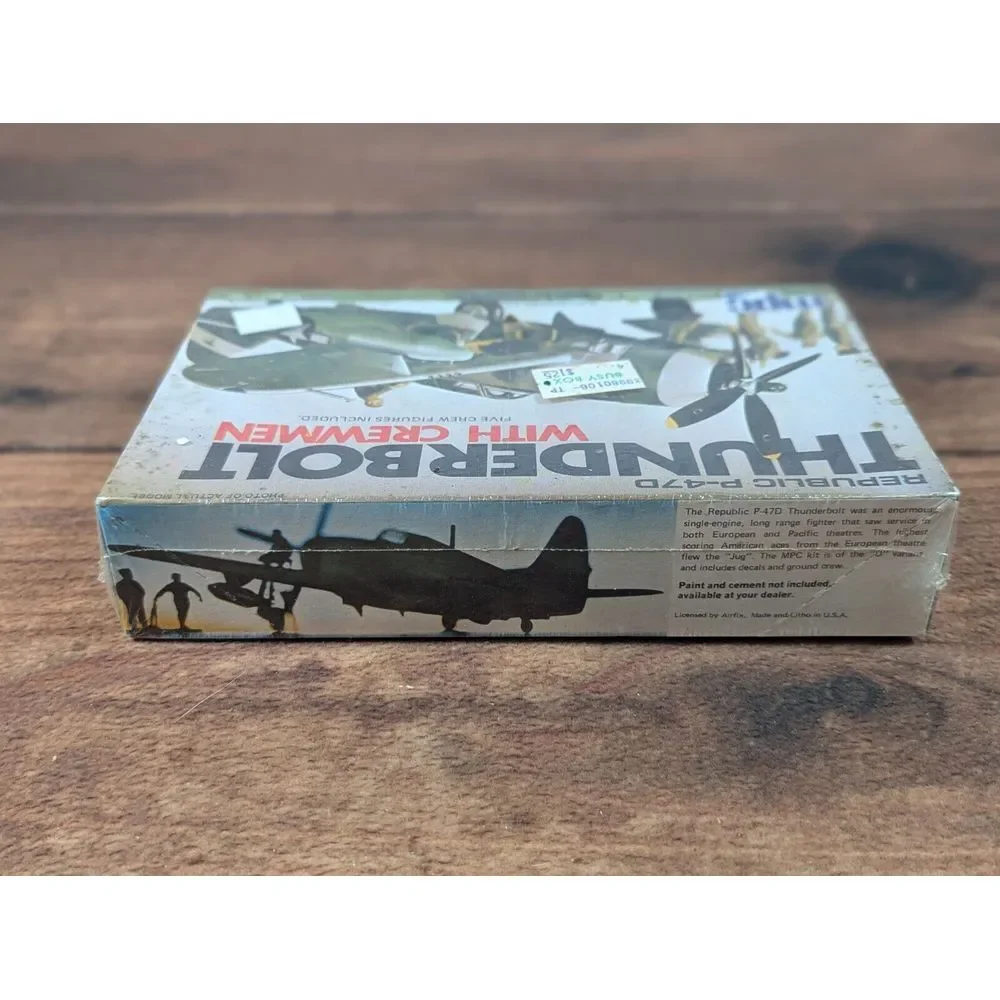 Sealed MPC Republic P-47D Thunderbolt WITH CREWMEN‎